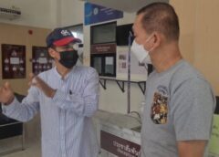 นนทบุรี I เปิดใจ ดร. อดีตอาจารย์ ม.ชื่อดังเข้าพบตำรวจ หลังถูกมือมีดใส่กำไล EM ชกเบ้าตาจนบวม ก่อนไปก่อเหตุแทง รปภ.เสียชีวิต