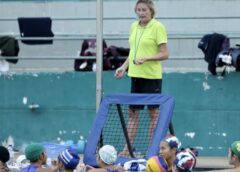 ทัพโปโลน้ำหญิงทีมชาติไทย แชมป์เก่าซีเกมส์ครั้งล่าสุด เตรียมความพร้อมโค้งสุดท้ายอย่างเข้มข้นก่อนบินลัดฟ้าป้องกันแชมป์ซีเกมส์ที่กัมพูชา ด้าน พันจ่าเอก ณัฐนนท์ โค้ชชาวไทย เผย ทีมชุดนี้ถึงจะอายุน้อยแต่มากประสบการณ์ เชื่อ จะสามารถคว้าเหรียญทองกลับมาได้อีกครั้ง