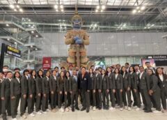 ทัพว่ายน้ำทีมชาติไทย ออกเดินทางมุ่งหน้าล่าเหรียญทองซีเกมส์ ที่กัมพูชา ด้าน “เงือกจอย” เจนจิรา ศรีสอาด รับร่างกายตอนนี้ฟิตพร้อมที่สุด หวังคว้าเหรียญทองให้ได้มากกว่าครั้งที่แล้ว