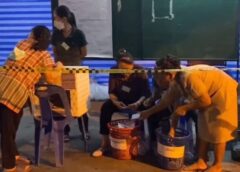 นนทบุรี I วุ่นในหน่วย นับคะแนนเลือกตั้งใต้สะพานพระราม 4 ปากเกร็ด หลังเจ้าหน้าที่นับบัตรแล้วไม่ ยอมตอกรูที่บัตรนับ