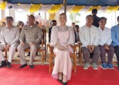 “ผอ.ฟ้า” น.ส.พรทิพา สุพัฒนุกูล เป็นตัวแทนทอดผ้าป่าสามัคคีวัดในถิ่นกันดาร