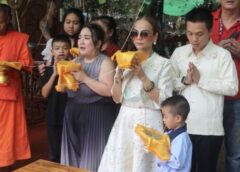 ม.ล.ภัทรสุดาฯ ร่วม ผอ.ฟ้า เป็นประธานอุปถัมภ์ผ้าป่าถวายเงินทอดผ้าป่า 1 ล้านบาท