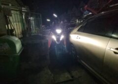 นนทบุรี I ศึกเพื่อนบ้านจอดรถขวางทางเข้าออกบ้านจนต้องเข็นทุกวันพอลืมเข็นกลับโดนต่อว่า วอนอีกฝ่ายออกมาคุยกันดีๆ