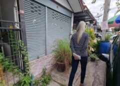 นนทบุรี I เก็บแล้วแผ่นกระดาษเขียนข้อความทวงหนี้ติดหน้าบ้านประจานหลังเจ้าบ้านหลบหนี