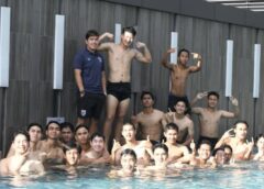ทีมชาติไทย U17 ลงสระว่ายน้ำในโรงแรมเพื่อฟื้นฟูร่างกาย