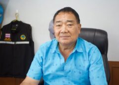 ชลบุรี I นายกเทศบาล เตรียมเรียกพูดคุย หาทางแก้ไข หลังสาวทนเจ็บช้ำมา 7 ปีเต็ม หมู่บ้านติดกันถมดินสูงท่วมหลังคา