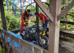 นนทบุรี I หนุ่มไรเดอร์สุดงง จอดรถ จยย. ก่อนลงไปตกปลาไฟลุกไหม้วอดทั้งคัน