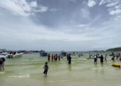 ชลบุรี I นักท่องเที่ยวแห่แชร์ภาพน้ำทะเลเกาะล้านเขียว ชาวเกาะล้านเผยหาดอื่นน้ำทะเลยังใสปรกติ