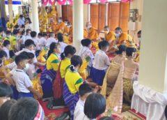 ชลบุรี I รร.ธัมมสิริศึกษา สืบสานประเพณีอันดีงาม ร่วมถวายเทียนพรรษาวัดเขาคันธมาทน์