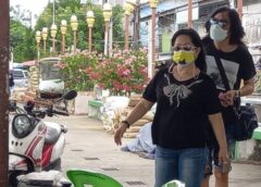 นนทบุรี I คุณแม่ภนิดา แม่ของแตงโม ได้เดินทางไปเก็บรูปภาพและสิ่งของต่างๆ คืนพื้นที่ให้กับเทศบาล