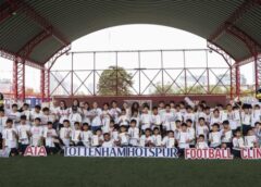 AIA Football CLinic  ตราไก่ ท็อตแน่ม ฮ๊อตสเปอร์ส