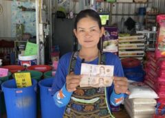 นนทบุรี I พ่อค้าแม่ค้าร้องสื่อเจอแบงค์ 500 – 1,000 ปลอม ระบาดตลาดย่านบางกรวย วันเดียวก่อเหตุ 2 ร้าน
