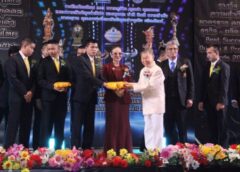 กทม. I ผอ.ฟ้า นำเจ้าหน้าที่ ตบเท้ารับรางวัล เชิดชูเกียรติ”คนของแผ่นดิน” ในโครงการเทิดพระเกียรติองค์ราชัน ครั้งที่ 11