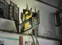 ชลบุรี I นทท.แตกตื่น เพลิงไหม้ห้องพัก ระทึกช่วยคนติดในห้อง