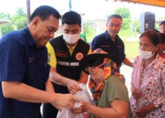 อุดรธานี I อบจ. มอบถุงยังชีพให้ผู้ประสบอุทกภัย บรรเทาความเดือดร้อนเบื้องต้นของประชาชน