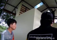 สมุทรปราการ I เทศกิจร่วมกับดับเพลิงบางโฉลงจับคนเมายาบ้าวิกลจริตเดินแก้ผ้าในโรงเรียน