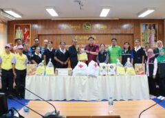 สตูล I ผู้ว่าฯ ลงพื้นที่มอบบ้านและเครื่องอุปโภคบริโภคให้แก่ครัวเรือนกลุ่มเปราะบางในพื้นที่อำเภอมะนัง จำนวน 2 หลัง 