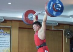 ฐิติกร แซ่งตั้น จอมพลังปากน้ำโพคว้า 3 ทอง