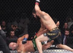 ก้านคอปิดเกม! “มาคาเชฟ” หวด “โวลคานอฟสกี” น็อคยกแรกศึก UFC 294 อาบูดาบี