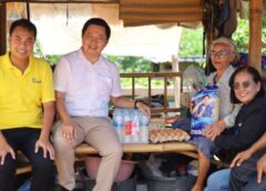 ชลบุรี I ห่วงใย สจ. ปู เขต 3 สัตหีบ ชลบุรี ลงพื้นที่มอบข้าวสารอาหารแห้ง ให้พี่น้องประชาชนในที่พื้นที่รับผิดชอบ