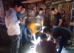 นนทบุรี I ตำรวจรวบมือมีดอุ้มลูกเล็กแทงลุงวัย 66 ปี เสียชีวิต สาเหตุแค่ถามว่า “ถ่ายรูปทำไม”