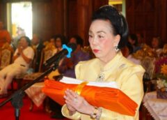 ชลบุรี I นายกสมาคมส่งเสริมการเลี้ยงไก่แห่งประเทศไทย ถวายผ้าพระกฐินพระราชทาน วัดเพชรวราราม พระอารามหลวง