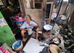 นนทบุรี ชีวิตรันทด ยายหลานหมาอีก 5 ตัวไร้ที่ซุกหัวนอนเจ้าของที่ดินขอให้ย้ายออก