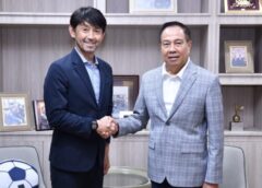 แต่งตั้งอย่างเป็นทางการ
