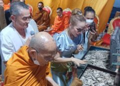 ผอ.ฟ้าสร้างบุญใหญ่เปิดอีก 15 หีบโบราณพบพระสมเด็จเตรียมถวายวัดละ 1,000 องค์นำปัจจัยบูรณะซ่อมแซมวัดทั่วประเทศ