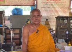 นนทบุรี I พระพยอม เผยกรณี 2 สาวนักท่องเที่ยวนุ่งสั้นนอนอาบแดดในวัด ให้ปรับความเข้าใจ เพราะวัฒนธรรมต่างกัน