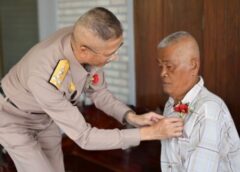 ชลบุรี I บัญชาการกองเรือยุทธการ เยี่ยมทหารผ่านศึกในส่วนของกองทัพเรือ พร้อมมอบเงินและกระเช้าสิ่งของ