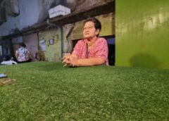 นนทบุรี I กล้องวงจรปิด จับภาพคุณโจรแต่งตัวดีพูดเพราะหลอกเอาเงินยายวัย 70 ปี ได้ไป 700 บาท