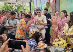 นครสวรรค์ I นายก อบจ. ผู้ว่าอุทัย ผู้การนครสรรค์ ผู้การอุทัย พร้อมชาวอุทัยธานี นครสวรรค์ และพวกพ้องพี่น้องเพื่อนฝูง แห่รดน้ำแน่นบ้าน