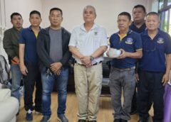 นครสวรรค์ I รอง ผกก.ปกครอง ศฝร.ภ.6  นำคณะ เข้ารดน้ำขอพร จาก นายก อบจ. เนื่องในเทศกาลสงกรานต์