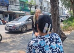 นนทบุรี I สุดทนพฤติกรรมคนขับรถตู้จอดแช่รอรับผู้โดยสารบริเวณป้ายรถเมล์ปากซอยทางเข้าวัดกู้ ปัสสาวะแล้วทิ้งข้างถนน