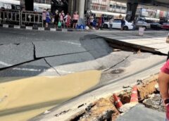 นนทบุรี I ชาวบ้านผวาถนนหน้าวัดบ่อพังเป็นหลุมลึก4 เมตร ขนาดกว้าง 15 เมตร