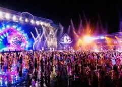 ชลบุรี I นักท่องเที่ยวจีนกว่า 3 พันคน แห่เล่นสาดน้ำสงกรานต์พัทยา ยอดจองห้องพักวันละกว่า 3 พันคน