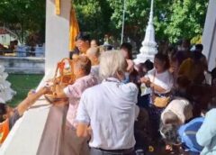 นนทบุรี I หนุ่มวิน จยย. ทำพฤติกรรมสุดทน ขยุ้มเหรียญโปรยทานงานบวชในตะกร้าทำเจ้าภาพถึงกับอึ้ง