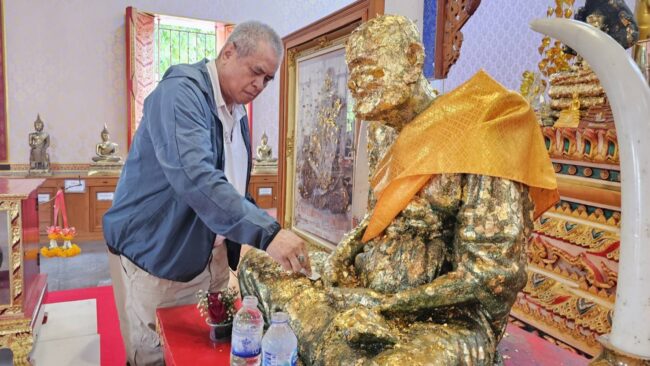 นครสวรรค์ I พลตำรวจเอกสมศักดิ์เดินสายกราบไหว้สิ่งศักดิ์สิทธิ์ ศาลหลักเมือง หลวงพ่อโต หลวงพ่อทอง หลวงพ่อศรีสวรรค์