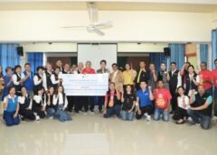 นครสวรรค์ I สโมสรโรตารีพาสาน ร่วมกับสโมสรโรตารีกรุงเทพ นวมินทร์ มอบกระเบื้องยาง โครงการปรับปรุงพื้นห้องเรียน รร.เทศบาลวัดวรนาถบรรพต