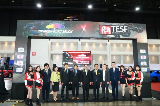 นักกีฬา E-Motorsports แห่โชว์ของ!!