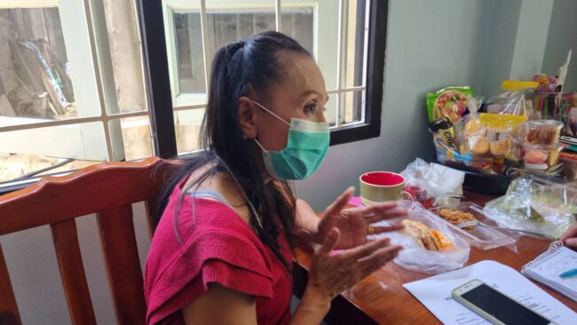 นนทบุรี I ผู้ปกครองขึ้นโรงพักแจ้งความถูกครูที่ปรึกษาออกอุบายยืมเงิน 8 แสนบาท วอนขอคืนรักษายายป่าย
