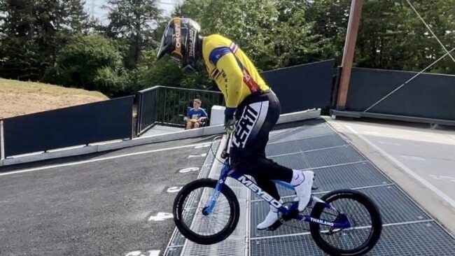 “โกเมธ” ฟิตเต็มร้อยพร้อมสู้ศึก BMX โอลิมปิก “เพชรดารินทร์” ลื่นล้มบาดเจ็บแต่ยังสู้ต่อจนจบ