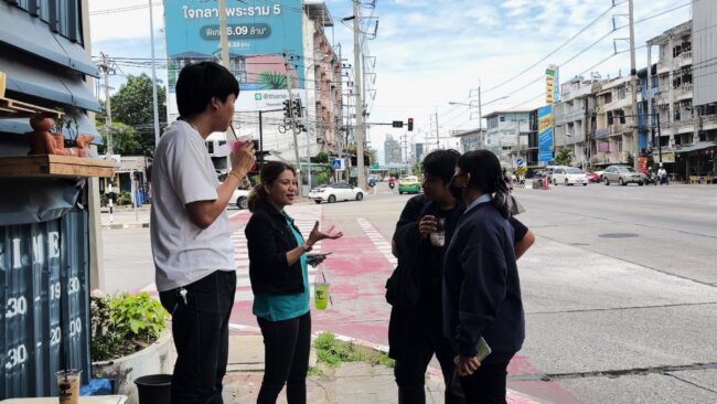 นนทบุรี I น.ศ.วอนชายขับซาเล้งนำกล้องมีภาพถ่ายพ่อแม่ขณะยังมีชีวิตมาคืน​ หลังทำตกกลางถนน​