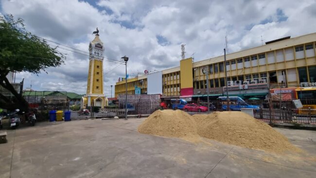 นนทบุรี : นำกระสอบทราย 1.5 แสนใบเทศบาลฯ เตรียมรับมือน้ำเหนือพร้อมเตือนประชาชน