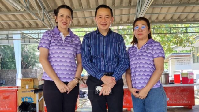 นครสวรรค์ I เครือข่ายผู้ปกครอง รร.นครสวรรค์ ระดับสายชั้น ม.ปลาย มอบน้ำดื่มให้ นศท.