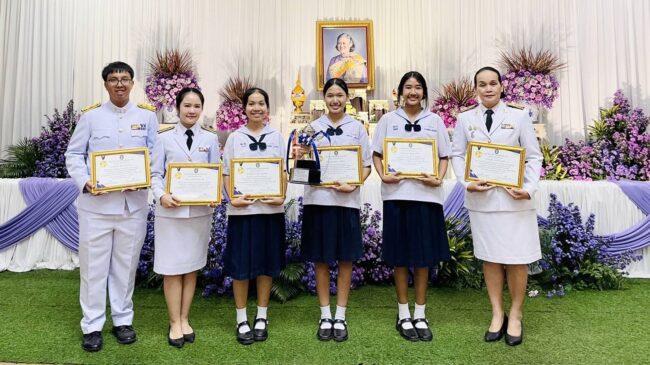 นครสวรรค์ : นักเรียนโรงเรียนหนองบัว ชนะเลิศ การแข่งขันโครงงานคณิตศาสตร์ได้รับถ้วยพระราชทาน