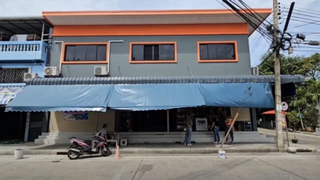 นนทบุรี​ : ยิงถล่ม​ 14 นัด​ เสือปุ่นรอดหวุดหวิด​ เปิด​ใจเจ้าของร้านชำ​เล่าเหตุการณ์ระทึก