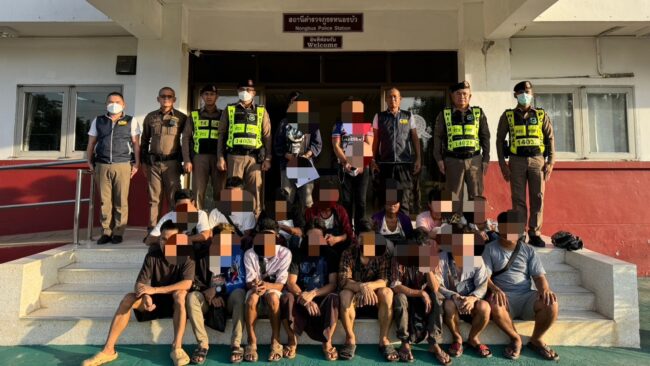 นครสวรรค์ : ทางหลวงเห็นรถหนักผิดสังเกตไล่สกัดค้นเจอซุกแรงงานพม่าเต็มคัน