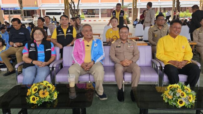 นครสวรรค์ : นายก อบจ. นำทีมเดินสายมอบทุนการศึกษา ระดับมัธยมศึกษาหรือเทียบเท่า-ปวช. ครั้งที่ 2